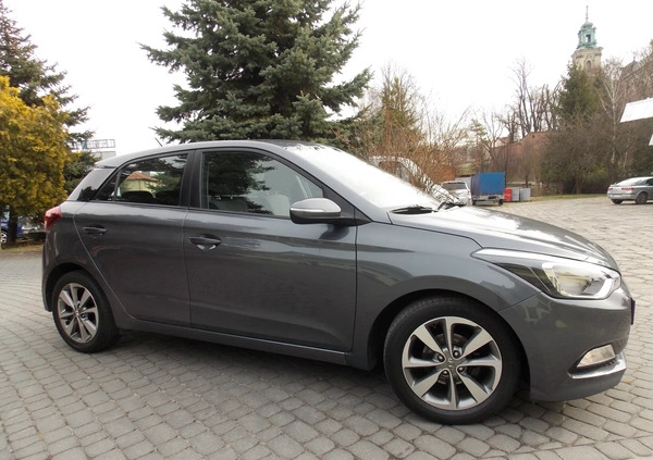 Hyundai i20 cena 35900 przebieg: 166500, rok produkcji 2015 z Jarosław małe 407